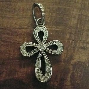 Premier Designs Cross pendant
